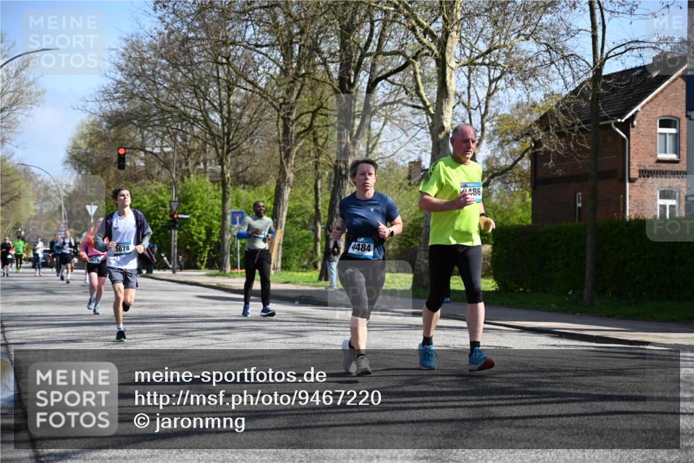 12.04.2026 - 45. Internationalen Wilhelmsburger Insellauf J. Mangold http://msf.ph/oto/9467220 12.04.2026 11:04:34 Ziel 3615, 2211, 3978, 4484, 4486, 3678, 2204, 5570, 3679, 3064, 2225, 2203, 2415, 2203, 2415, 3130, 4286, 4516, 5043, 2730, 2193, 4440, 4870, 2530 meine-sportfotos.de
