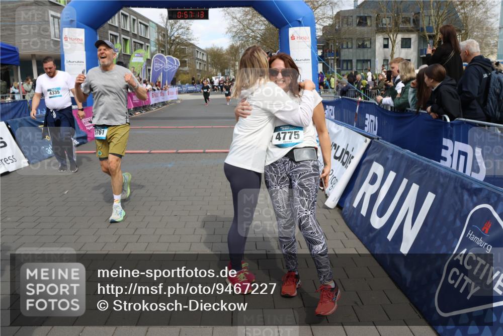 12.04.2026 - 45. Internationalen Wilhelmsburger Insellauf Strokosch-Dieckow http://msf.ph/oto/9467227 12.04.2026 13:10:12 Ziel 5760, 3019, 3440, 5761, 4335 meine-sportfotos.de
