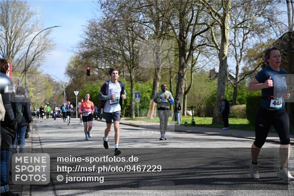 12.04.2026 - 45. Internationalen Wilhelmsburger Insellauf J. Mangold http://msf.ph/oto/9467229 12.04.2026 11:04:35 Ziel 3615, 2211, 3978, 4484, 4486, 3678, 2204, 5570, 3679, 3064, 2225, 2203, 2415, 3130, 4286, 4516, 5043, 2730, 2193, 4440, 4870, 2530 meine-sportfotos.de