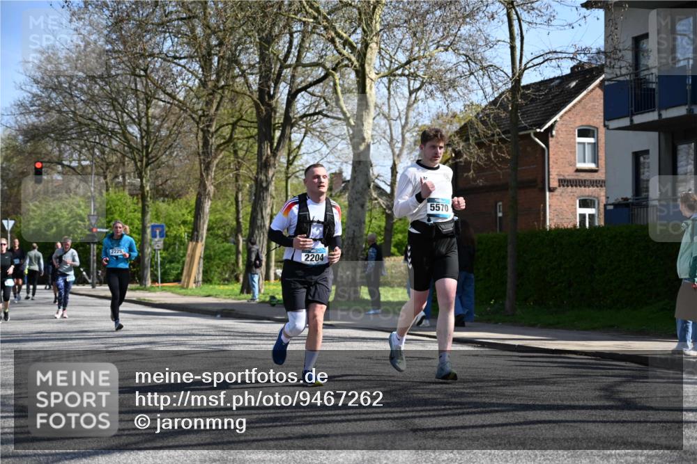 12.04.2026 - 45. Internationalen Wilhelmsburger Insellauf J. Mangold http://msf.ph/oto/9467262 12.04.2026 11:04:45 Ziel 3978, 4484, 4486, 3678, 2204, 5570, 3679, 3064, 2225, 2203, 2415, 3130, 4286, 4516, 5043, 2730, 2193, 4440, 4870, 4870, 2530, 3743, 5748, 4464, 5810 meine-sportfotos.de