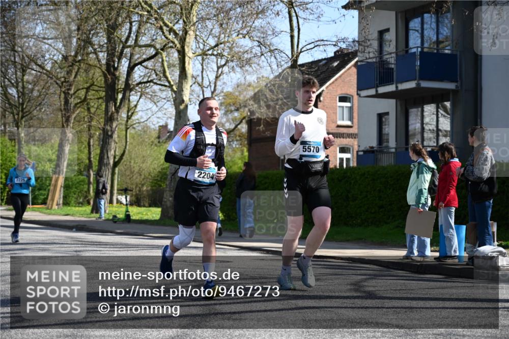 12.04.2026 - 45. Internationalen Wilhelmsburger Insellauf J. Mangold http://msf.ph/oto/9467273 12.04.2026 11:04:46 Ziel 3978, 4484, 4486, 3678, 2204, 5570, 3679, 3064, 2225, 2203, 2415, 2203, 2415, 3130, 4286, 4516, 5043, 2730, 2193, 4440, 4870, 2530, 2530, 3743, 5748, 4464, 5810 meine-sportfotos.de
