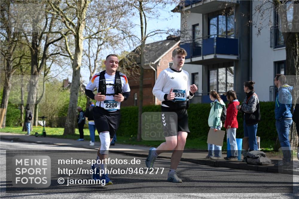 12.04.2026 - 45. Internationalen Wilhelmsburger Insellauf J. Mangold http://msf.ph/oto/9467277 12.04.2026 11:04:46 Ziel 3978, 4484, 4486, 3678, 2204, 5570, 3679, 3064, 2225, 2203, 2415, 2203, 2415, 3130, 4286, 4516, 5043, 2730, 2193, 4440, 4870, 2530, 2530, 3743, 5748, 4464, 5810 meine-sportfotos.de