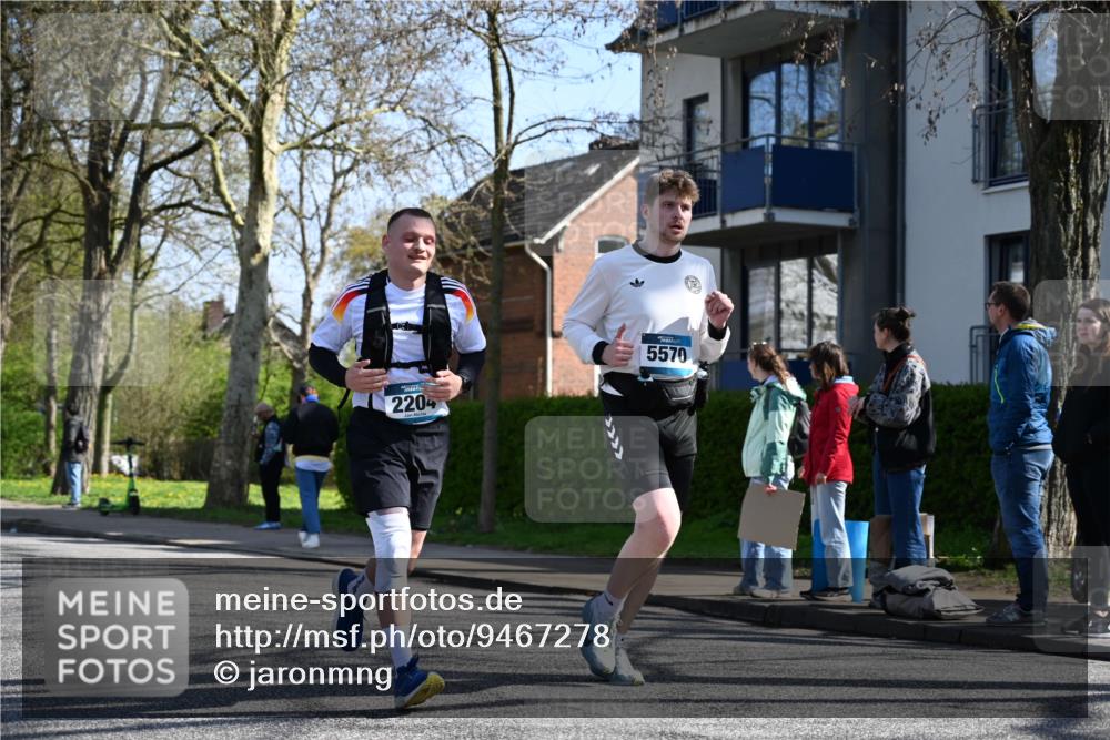 12.04.2026 - 45. Internationalen Wilhelmsburger Insellauf J. Mangold http://msf.ph/oto/9467278 12.04.2026 11:04:46 Ziel 3978, 4484, 4486, 3678, 2204, 5570, 3679, 3064, 2225, 2203, 2415, 2203, 2415, 3130, 4286, 4516, 5043, 2730, 2193, 4440, 4870, 2530, 2530, 3743, 5748, 4464, 5810 meine-sportfotos.de