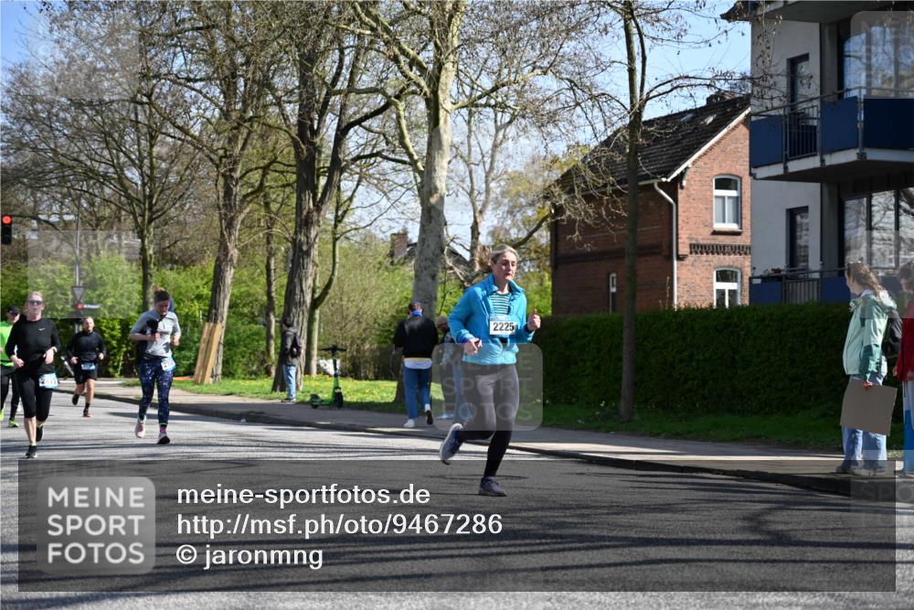12.04.2026 - 45. Internationalen Wilhelmsburger Insellauf J. Mangold http://msf.ph/oto/9467286 12.04.2026 11:04:48 Ziel 4484, 4486, 3678, 2204, 5570, 3679, 3064, 2225, 2203, 2415, 3130, 4286, 4516, 5043, 2730, 2193, 4440, 4870, 2530, 3743, 5748, 4464, 5810, 3322 meine-sportfotos.de