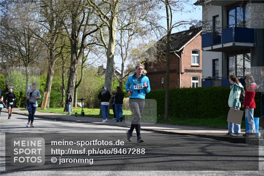 12.04.2026 - 45. Internationalen Wilhelmsburger Insellauf J. Mangold http://msf.ph/oto/9467288 12.04.2026 11:04:49 Ziel 4484, 4486, 3678, 2204, 5570, 3679, 3064, 2225, 2203, 2415, 3130, 3130, 4286, 4516, 5043, 2730, 2193, 4440, 4870, 2530, 3743, 5748, 4464, 5810, 3322 meine-sportfotos.de