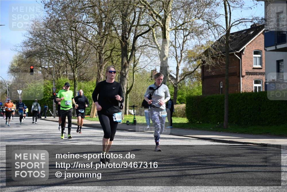 12.04.2026 - 45. Internationalen Wilhelmsburger Insellauf J. Mangold http://msf.ph/oto/9467316 12.04.2026 11:04:52 Ziel 2204, 5570, 3679, 3064, 2225, 2203, 2415, 3130, 4286, 4516, 5043, 2730, 2193, 4440, 4870, 2530, 3743, 5748, 4464, 5810, 3322, 3420 meine-sportfotos.de