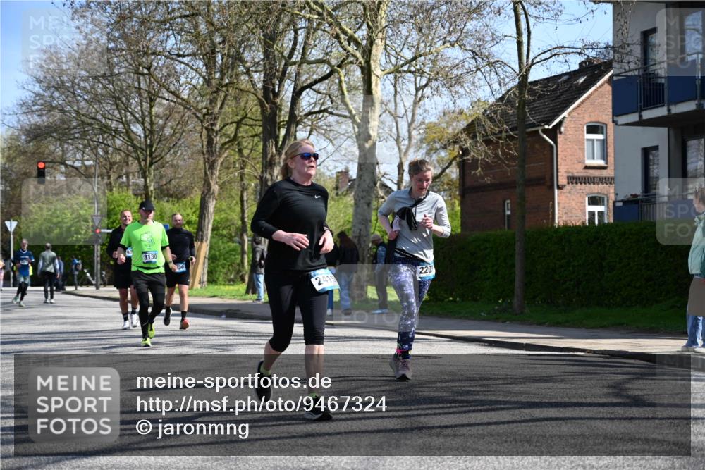 12.04.2026 - 45. Internationalen Wilhelmsburger Insellauf J. Mangold http://msf.ph/oto/9467324 12.04.2026 11:04:52 Ziel 2204, 5570, 3679, 3064, 2225, 2203, 2415, 3130, 4286, 4516, 5043, 2730, 2193, 4440, 4870, 2530, 3743, 5748, 4464, 5810, 3322, 3420 meine-sportfotos.de