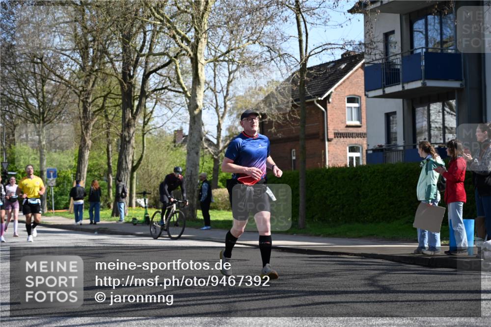 12.04.2026 - 45. Internationalen Wilhelmsburger Insellauf J. Mangold http://msf.ph/oto/9467392 12.04.2026 11:05:05 Ziel 2225, 2203, 2415, 3130, 4286, 4516, 5043, 2730, 2193, 4440, 4870, 2530, 3743, 5748, 4464, 5810, 3322, 3420, 3920, 2267, 2268, 2767 meine-sportfotos.de