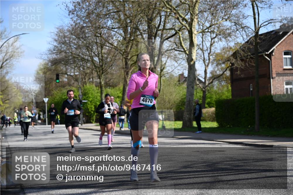 12.04.2026 - 45. Internationalen Wilhelmsburger Insellauf J. Mangold http://msf.ph/oto/9467416 12.04.2026 11:05:07 Ziel 2203, 2415, 3130, 4286, 4516, 5043, 2730, 2193, 4440, 4870, 2530, 3743, 5748, 4464, 5810, 3322, 3420, 3920, 2267, 2268, 2767, 2481 meine-sportfotos.de