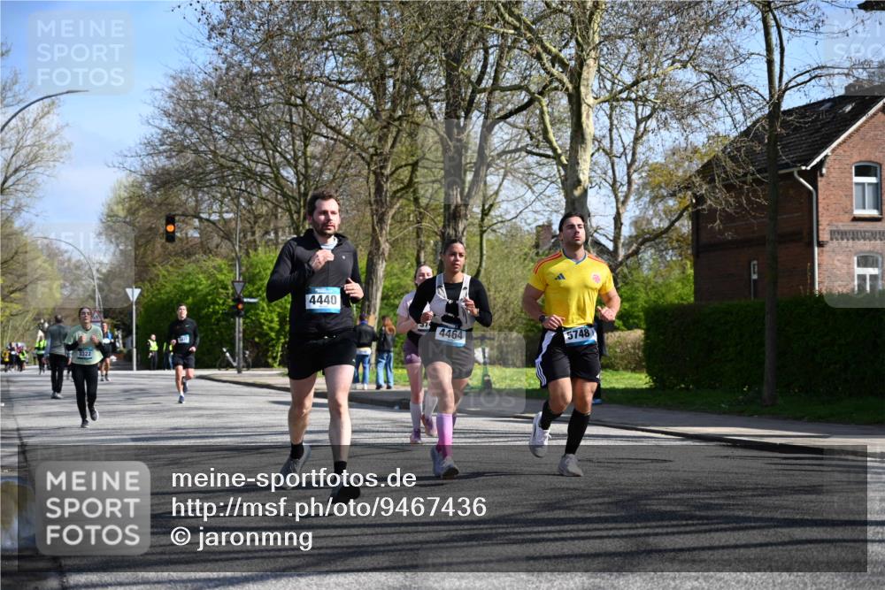 12.04.2026 - 45. Internationalen Wilhelmsburger Insellauf J. Mangold http://msf.ph/oto/9467436 12.04.2026 11:05:09 Ziel 2203, 2415, 3130, 4286, 4516, 5043, 2730, 2193, 4440, 4870, 2530, 3743, 5748, 4464, 5810, 3322, 3420, 3920, 2267, 2268, 2767, 2481, 2449 meine-sportfotos.de