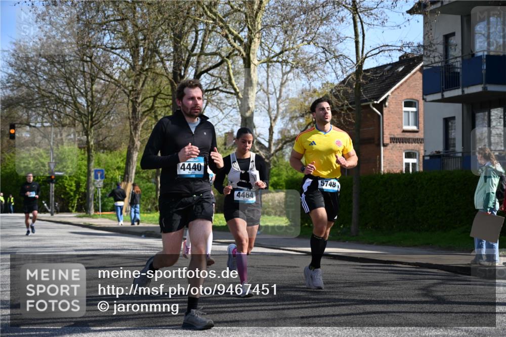 12.04.2026 - 45. Internationalen Wilhelmsburger Insellauf J. Mangold http://msf.ph/oto/9467451 12.04.2026 11:05:10 Ziel 2203, 2415, 3130, 4286, 4516, 5043, 2730, 2193, 4440, 4870, 2530, 3743, 5748, 4464, 5810, 3322, 3420, 3920, 2267, 2268, 2767, 2481, 2449 meine-sportfotos.de