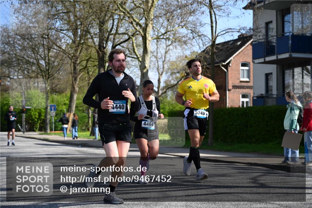 12.04.2026 - 45. Internationalen Wilhelmsburger Insellauf J. Mangold http://msf.ph/oto/9467452 12.04.2026 11:05:10 Ziel 2203, 2415, 3130, 4286, 4516, 5043, 2730, 2193, 4440, 4870, 2530, 3743, 5748, 4464, 5810, 3322, 3420, 3920, 2267, 2268, 2767, 2481, 2449 meine-sportfotos.de