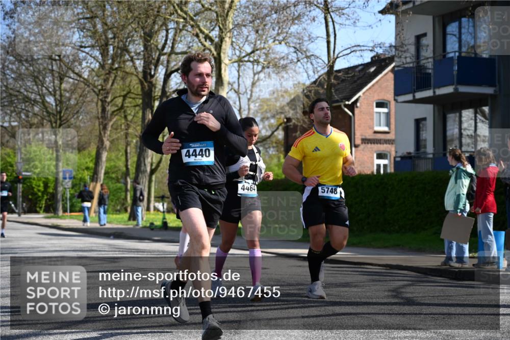 12.04.2026 - 45. Internationalen Wilhelmsburger Insellauf J. Mangold http://msf.ph/oto/9467455 12.04.2026 11:05:10 Ziel 2203, 2415, 3130, 4286, 4516, 5043, 2730, 2193, 4440, 4870, 2530, 3743, 5748, 4464, 5810, 3322, 3420, 3920, 2267, 2268, 2767, 2481, 2449 meine-sportfotos.de
