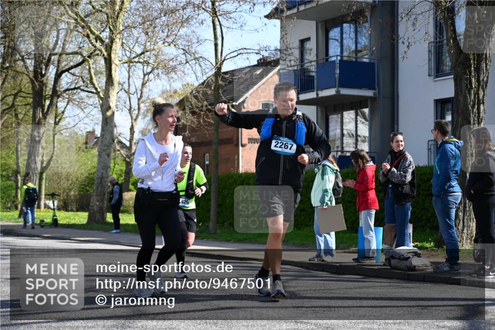 12.04.2026 - 45. Internationalen Wilhelmsburger Insellauf J. Mangold http://msf.ph/oto/9467501 12.04.2026 11:05:28 Ziel 5748, 4464, 5810, 3322, 3420, 3920, 2267, 2268, 2767, 2481, 2449, 4865, 4188, 2749, 4477, 4476, 5818, 3717 meine-sportfotos.de