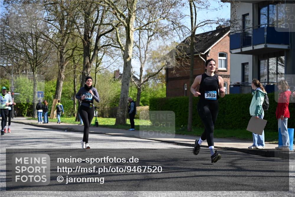 12.04.2026 - 45. Internationalen Wilhelmsburger Insellauf J. Mangold http://msf.ph/oto/9467520 12.04.2026 11:05:35 Ziel 3322, 3420, 3920, 2267, 2268, 2767, 2481, 2449, 4865, 4188, 2749, 4477, 4476, 5818, 3717 meine-sportfotos.de