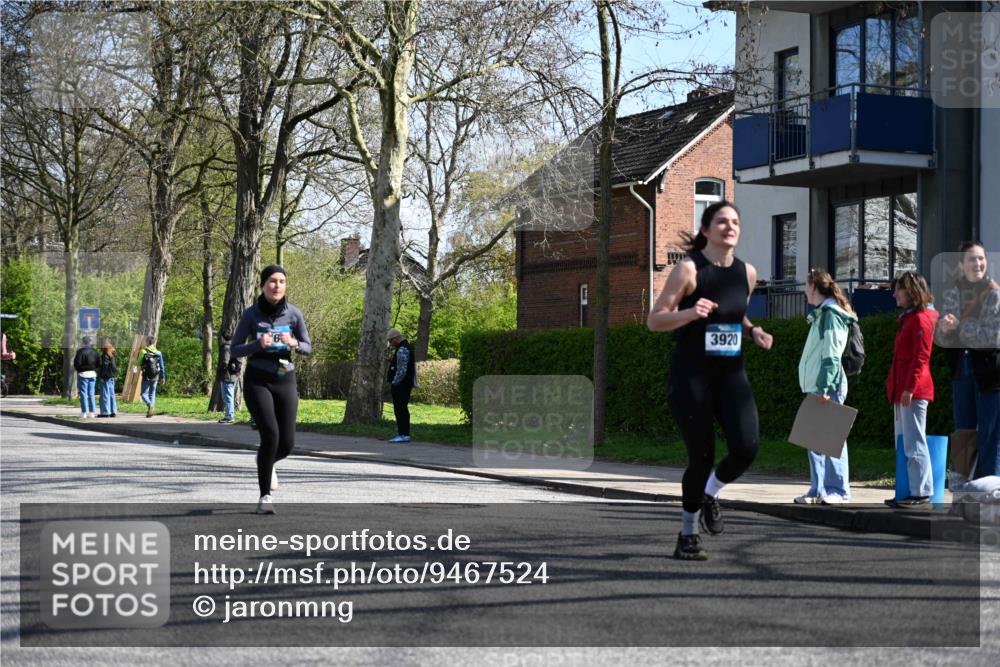 12.04.2026 - 45. Internationalen Wilhelmsburger Insellauf J. Mangold http://msf.ph/oto/9467524 12.04.2026 11:05:35 Ziel 3322, 3420, 3920, 2267, 2268, 2767, 2481, 2449, 4865, 4188, 2749, 4477, 4476, 5818, 3717 meine-sportfotos.de