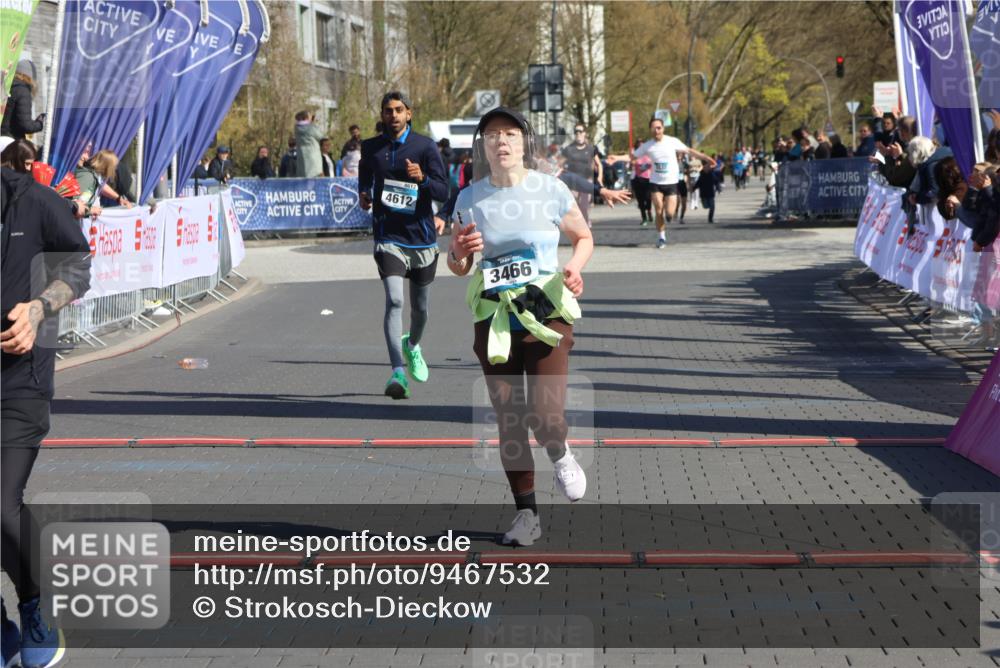 12.04.2026 - 45. Internationalen Wilhelmsburger Insellauf Strokosch-Dieckow http://msf.ph/oto/9467532 12.04.2026 11:02:12 Ziel 2271, 3466, 4612, 4019 meine-sportfotos.de