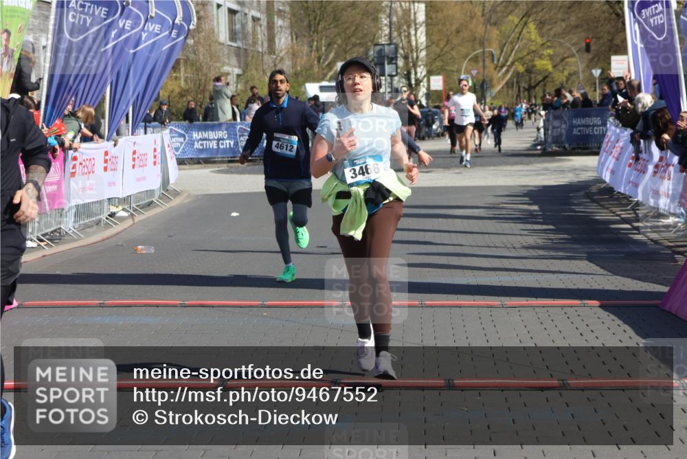 12.04.2026 - 45. Internationalen Wilhelmsburger Insellauf Strokosch-Dieckow http://msf.ph/oto/9467552 12.04.2026 11:02:12 Ziel 2271, 3466, 4612, 4019 meine-sportfotos.de
