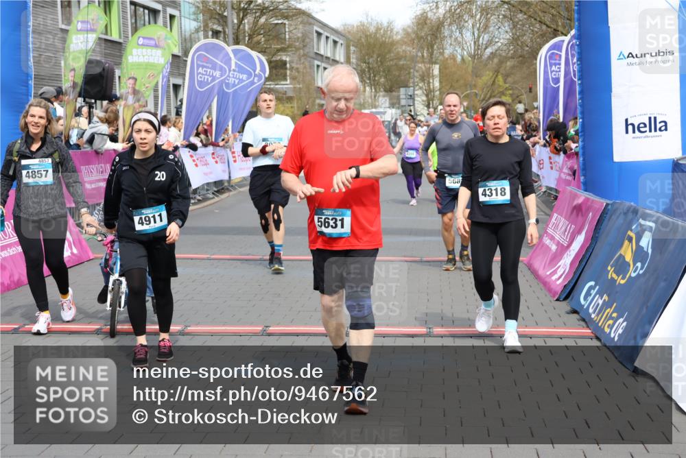 12.04.2026 - 45. Internationalen Wilhelmsburger Insellauf Strokosch-Dieckow http://msf.ph/oto/9467562 12.04.2026 13:09:54 Ziel 5631, 4318, 4911, 4857, 3076, 5682, 5611, 5108 meine-sportfotos.de
