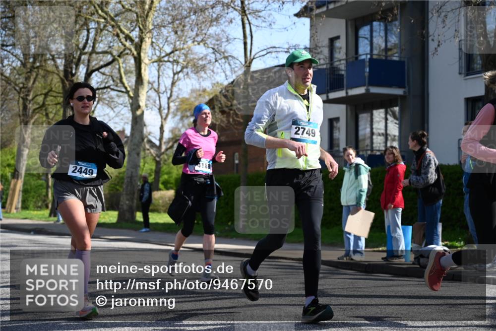 12.04.2026 - 45. Internationalen Wilhelmsburger Insellauf J. Mangold http://msf.ph/oto/9467570 12.04.2026 11:05:42 Ziel 3920, 2267, 2268, 2767, 2481, 2449, 4865, 4188, 2749, 4477, 4476, 5818, 3717, 2330, 3460 meine-sportfotos.de