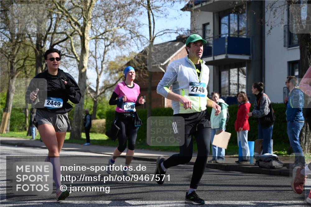 12.04.2026 - 45. Internationalen Wilhelmsburger Insellauf J. Mangold http://msf.ph/oto/9467571 12.04.2026 11:05:42 Ziel 3920, 2267, 2268, 2767, 2481, 2449, 4865, 4188, 2749, 4477, 4476, 5818, 3717, 2330, 3460 meine-sportfotos.de