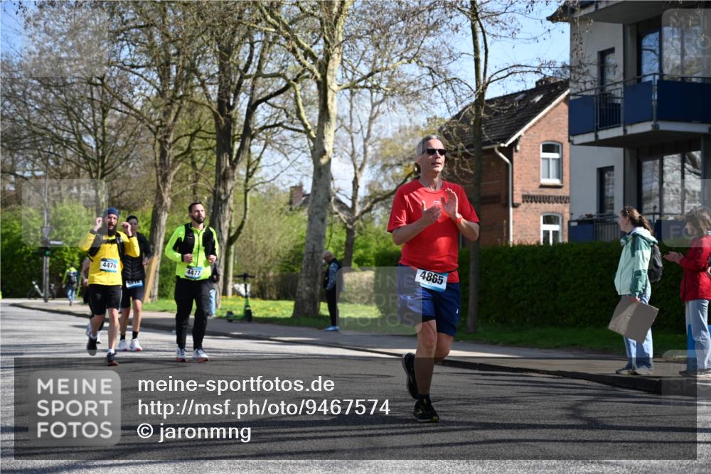12.04.2026 - 45. Internationalen Wilhelmsburger Insellauf J. Mangold http://msf.ph/oto/9467574 12.04.2026 11:05:45 Ziel 3920, 2267, 2268, 2767, 2481, 2449, 4865, 4188, 2749, 4477, 4476, 5818, 3717, 3717, 2330, 3460, 4564 meine-sportfotos.de