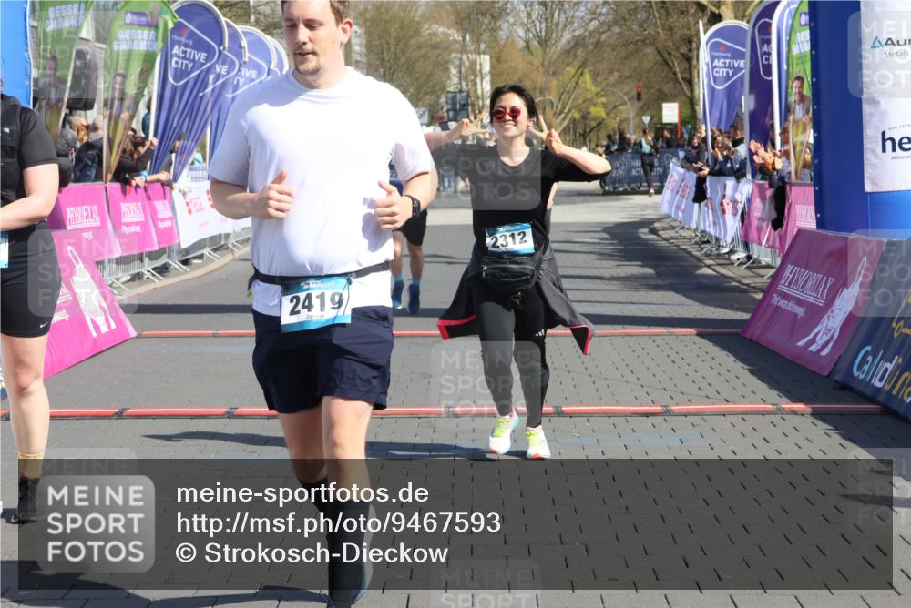 12.04.2026 - 45. Internationalen Wilhelmsburger Insellauf Strokosch-Dieckow http://msf.ph/oto/9467593 12.04.2026 11:18:06 Ziel 2419, 2420, 2312, 2241, 5309, 3944, 3398 meine-sportfotos.de