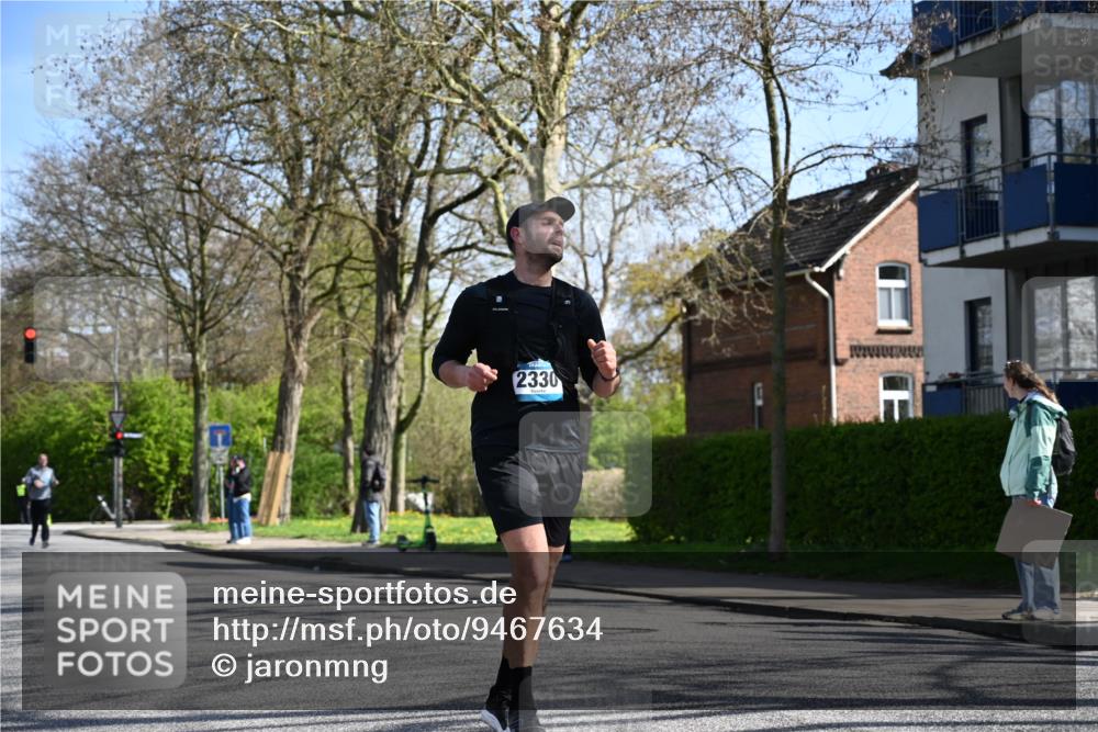 12.04.2026 - 45. Internationalen Wilhelmsburger Insellauf J. Mangold http://msf.ph/oto/9467634 12.04.2026 11:06:09 Ziel 5818, 3717, 2330, 3460, 4564, 3790, 2495, 3570, 2862, 2863, 3570, 2862, 2863, 5720 meine-sportfotos.de