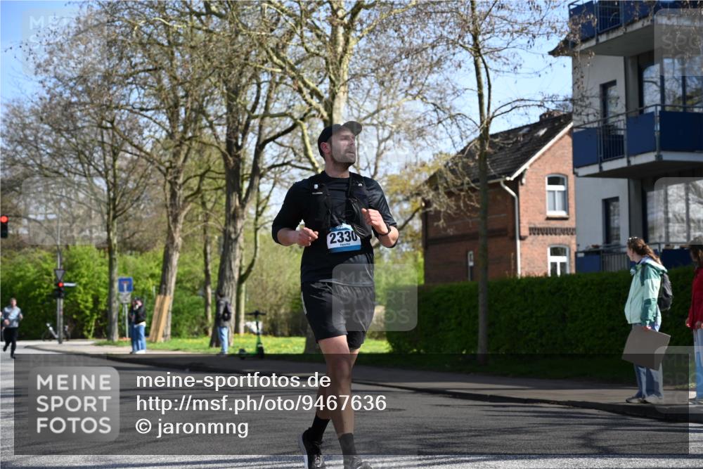 12.04.2026 - 45. Internationalen Wilhelmsburger Insellauf J. Mangold http://msf.ph/oto/9467636 12.04.2026 11:06:09 Ziel 5818, 3717, 2330, 3460, 4564, 3790, 2495, 3570, 2862, 2863, 3570, 2862, 2863, 5720 meine-sportfotos.de