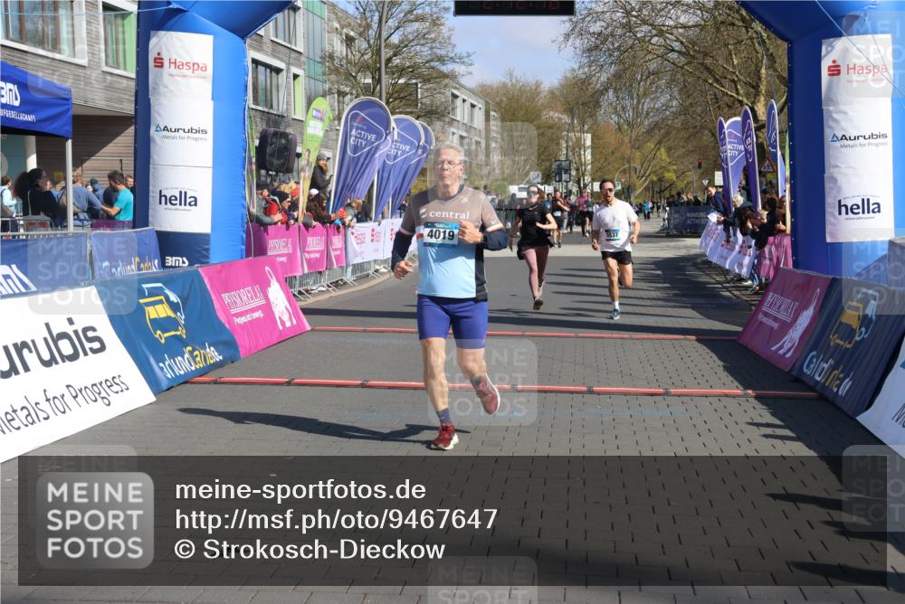 12.04.2026 - 45. Internationalen Wilhelmsburger Insellauf Strokosch-Dieckow http://msf.ph/oto/9467647 12.04.2026 11:02:16 Ziel 3466, 4612, 4019, 4326 meine-sportfotos.de