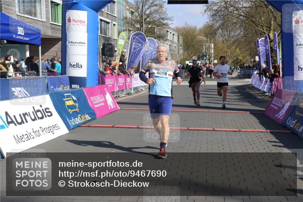12.04.2026 - 45. Internationalen Wilhelmsburger Insellauf Strokosch-Dieckow http://msf.ph/oto/9467690 12.04.2026 11:02:16 Ziel 3466, 4612, 4019, 4326 meine-sportfotos.de