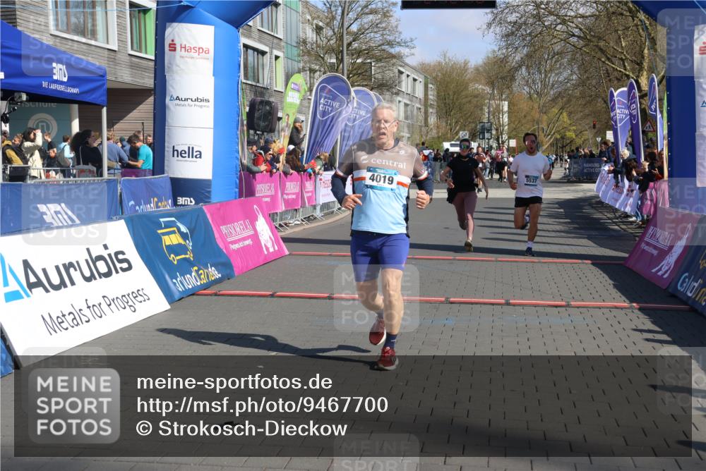 12.04.2026 - 45. Internationalen Wilhelmsburger Insellauf Strokosch-Dieckow http://msf.ph/oto/9467700 12.04.2026 11:02:16 Ziel 3466, 4612, 4019, 4326 meine-sportfotos.de