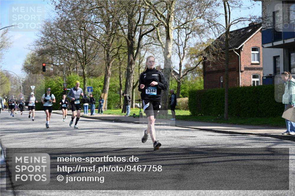 12.04.2026 - 45. Internationalen Wilhelmsburger Insellauf J. Mangold http://msf.ph/oto/9467758 12.04.2026 11:06:58 Ziel 3342, 3885, 2777, 4949, 4359, 2567, 2778, 5806, 3149, 3967, 4856, 3295 meine-sportfotos.de