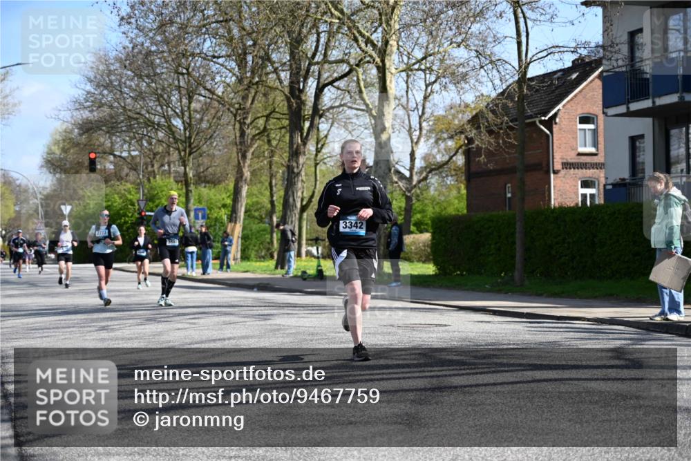 12.04.2026 - 45. Internationalen Wilhelmsburger Insellauf J. Mangold http://msf.ph/oto/9467759 12.04.2026 11:06:58 Ziel 3342, 3885, 2777, 4949, 4359, 2567, 2778, 5806, 3149, 3967, 4856, 3295 meine-sportfotos.de