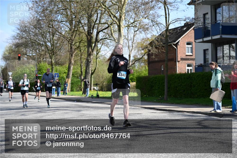 12.04.2026 - 45. Internationalen Wilhelmsburger Insellauf J. Mangold http://msf.ph/oto/9467764 12.04.2026 11:06:58 Ziel 3342, 3885, 2777, 4949, 4359, 2567, 2778, 5806, 3149, 3967, 4856, 3295 meine-sportfotos.de