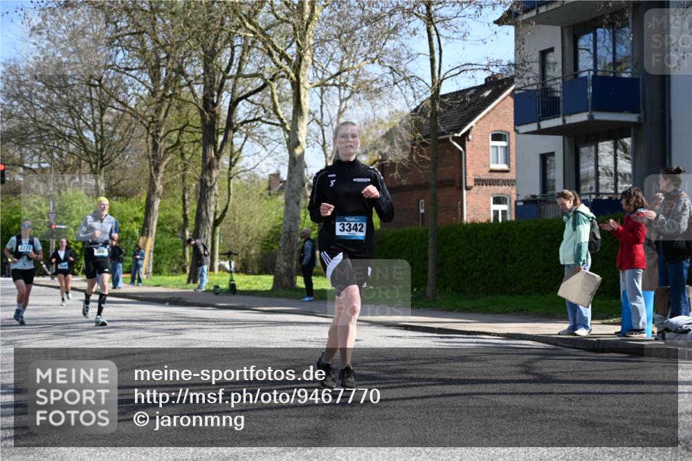 12.04.2026 - 45. Internationalen Wilhelmsburger Insellauf J. Mangold http://msf.ph/oto/9467770 12.04.2026 11:06:59 Ziel 3342, 3885, 2777, 4949, 4359, 2567, 2778, 5806, 3149, 3967, 4856, 3295 meine-sportfotos.de