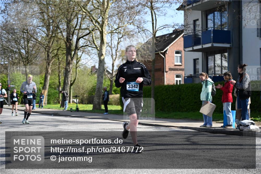 12.04.2026 - 45. Internationalen Wilhelmsburger Insellauf J. Mangold http://msf.ph/oto/9467772 12.04.2026 11:06:59 Ziel 3342, 3885, 2777, 4949, 4359, 2567, 2778, 5806, 3149, 3967, 4856, 3295 meine-sportfotos.de