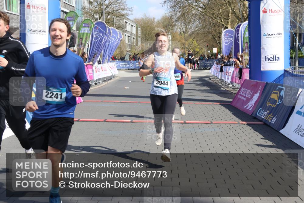12.04.2026 - 45. Internationalen Wilhelmsburger Insellauf Strokosch-Dieckow http://msf.ph/oto/9467773 12.04.2026 11:18:10 Ziel 2241, 5309, 3944, 3398 meine-sportfotos.de