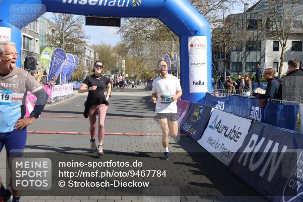 12.04.2026 - 45. Internationalen Wilhelmsburger Insellauf Strokosch-Dieckow http://msf.ph/oto/9467784 12.04.2026 11:02:18 Ziel 4612, 4019, 4326 meine-sportfotos.de