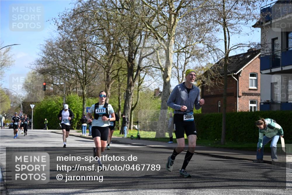 12.04.2026 - 45. Internationalen Wilhelmsburger Insellauf J. Mangold http://msf.ph/oto/9467789 12.04.2026 11:07:02 Ziel 3342, 3885, 2777, 4949, 4359, 2567, 2778, 5806, 3149, 3967, 4856, 3295 meine-sportfotos.de