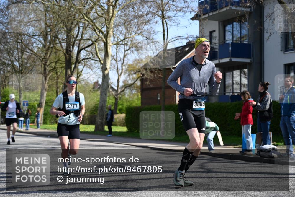 12.04.2026 - 45. Internationalen Wilhelmsburger Insellauf J. Mangold http://msf.ph/oto/9467805 12.04.2026 11:07:03 Ziel 3342, 3885, 2777, 4949, 4359, 2567, 2778, 5806, 3149, 3967, 3967, 4856, 3295 meine-sportfotos.de
