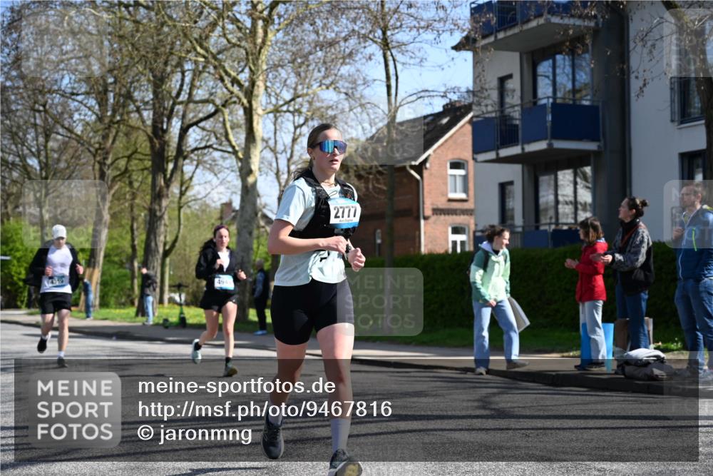 12.04.2026 - 45. Internationalen Wilhelmsburger Insellauf J. Mangold http://msf.ph/oto/9467816 12.04.2026 11:07:04 Ziel 3342, 3885, 2777, 4949, 4359, 2567, 2778, 2567, 2778, 5806, 3149, 3967, 4856, 3295 meine-sportfotos.de