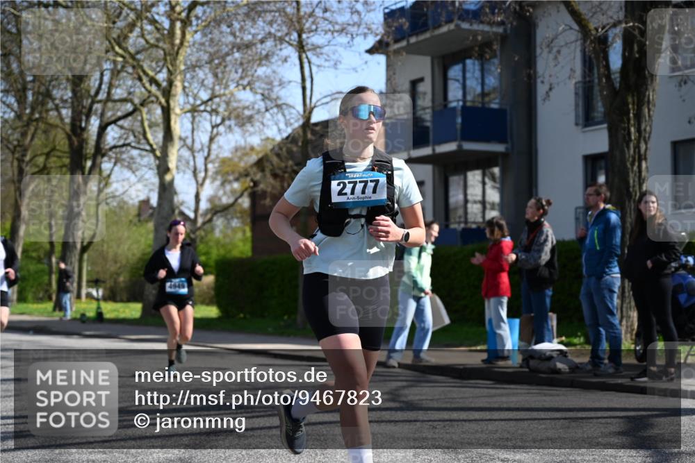 12.04.2026 - 45. Internationalen Wilhelmsburger Insellauf J. Mangold http://msf.ph/oto/9467823 12.04.2026 11:07:04 Ziel 3342, 3885, 2777, 4949, 4359, 2567, 2778, 2567, 2778, 5806, 3149, 3967, 4856, 3295 meine-sportfotos.de