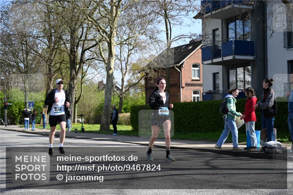 12.04.2026 - 45. Internationalen Wilhelmsburger Insellauf J. Mangold http://msf.ph/oto/9467824 12.04.2026 11:07:05 Ziel 3342, 3885, 2777, 4949, 4359, 2567, 2778, 5806, 3149, 3967, 4856, 4856, 3295, 2924 meine-sportfotos.de