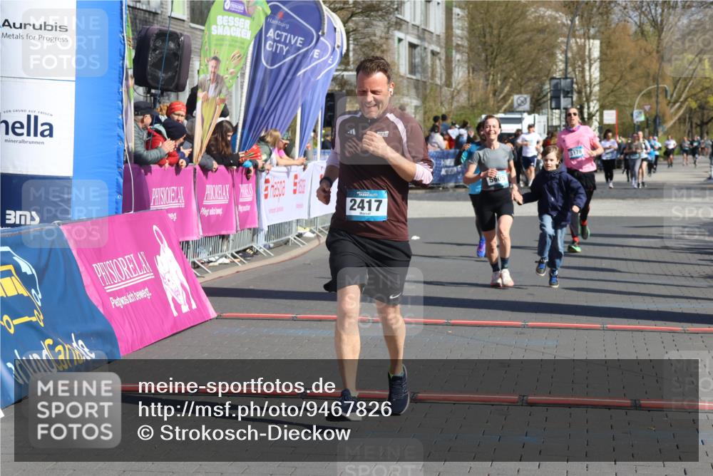 12.04.2026 - 45. Internationalen Wilhelmsburger Insellauf Strokosch-Dieckow http://msf.ph/oto/9467826 12.04.2026 11:02:25 Ziel 2417, 5605 meine-sportfotos.de
