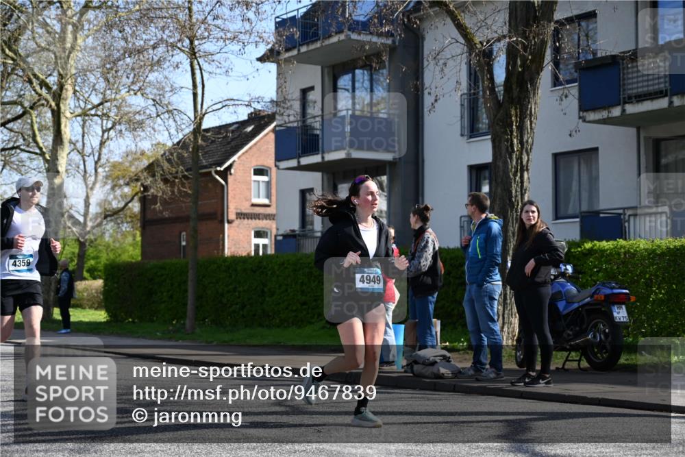 12.04.2026 - 45. Internationalen Wilhelmsburger Insellauf J. Mangold http://msf.ph/oto/9467839 12.04.2026 11:07:06 Ziel 3342, 3885, 2777, 4949, 4359, 2567, 2778, 5806, 3149, 3967, 4856, 3295, 2924 meine-sportfotos.de