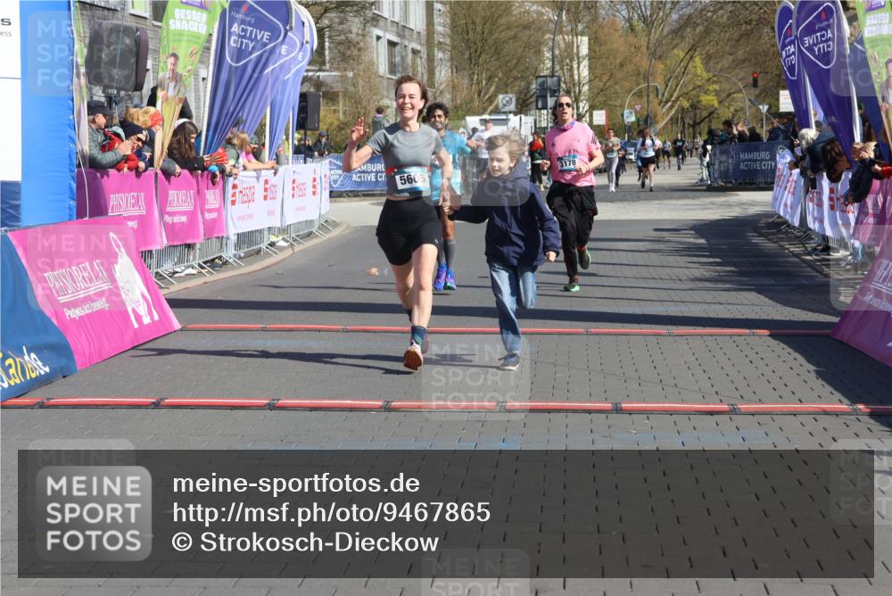 12.04.2026 - 45. Internationalen Wilhelmsburger Insellauf Strokosch-Dieckow http://msf.ph/oto/9467865 12.04.2026 11:02:28 Ziel 2417, 5605, 4613, 3178 meine-sportfotos.de