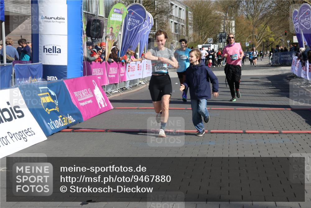 12.04.2026 - 45. Internationalen Wilhelmsburger Insellauf Strokosch-Dieckow http://msf.ph/oto/9467880 12.04.2026 11:02:28 Ziel 2417, 5605, 4613, 3178 meine-sportfotos.de