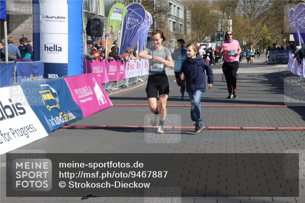 12.04.2026 - 45. Internationalen Wilhelmsburger Insellauf Strokosch-Dieckow http://msf.ph/oto/9467887 12.04.2026 11:02:28 Ziel 2417, 5605, 4613, 3178 meine-sportfotos.de