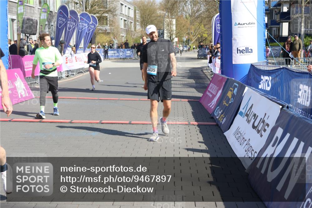 12.04.2026 - 45. Internationalen Wilhelmsburger Insellauf Strokosch-Dieckow http://msf.ph/oto/9467897 12.04.2026 11:18:26 Ziel 4786, 3435, 2240, 5700, 4902, 4918 meine-sportfotos.de